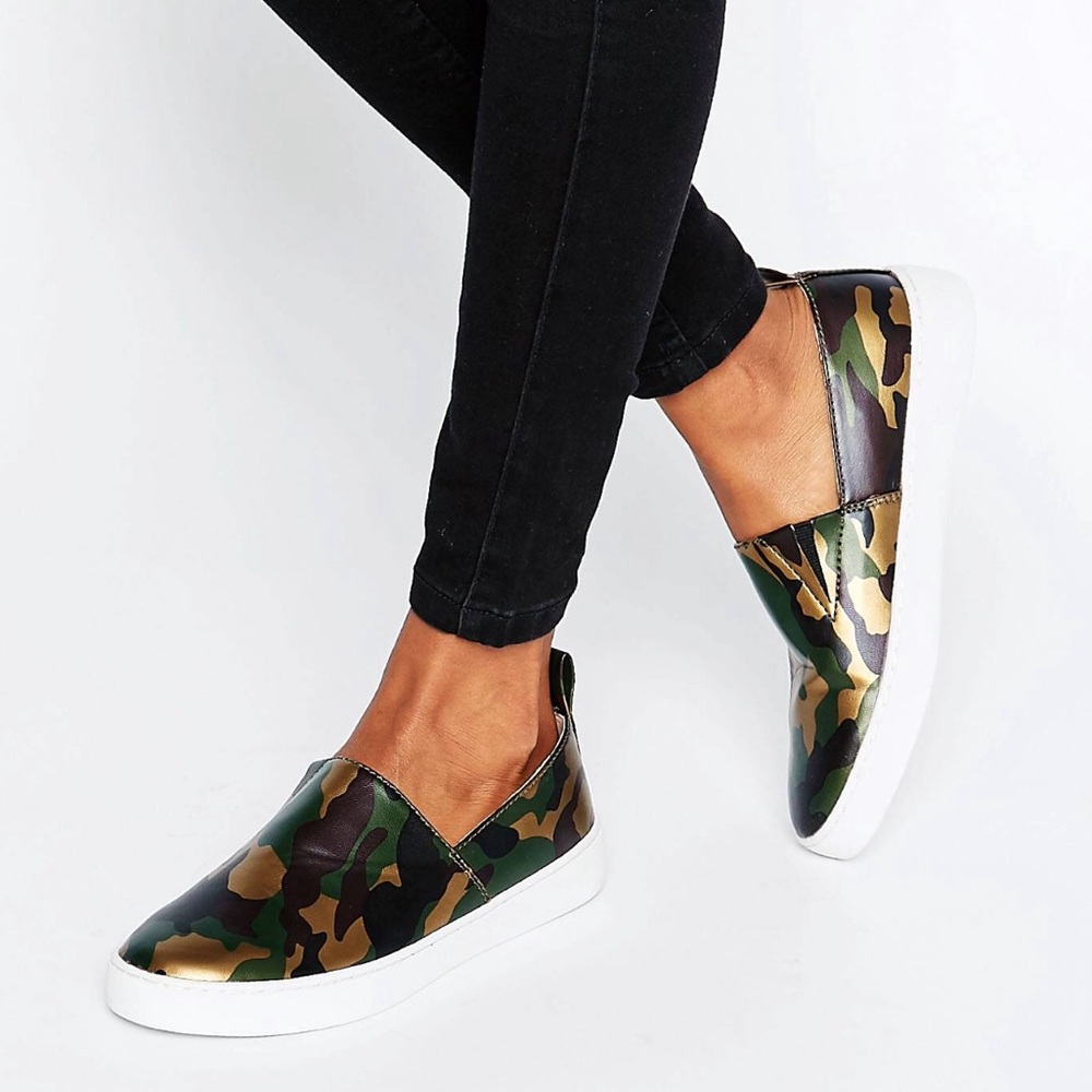 London Rebel Slip On Sneaker